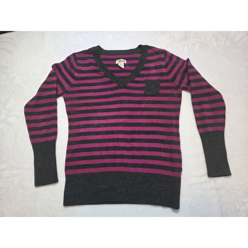 156-Route 66 Women's Striped Sweater Large Purple Gray V Neck Knit Long Sleeve